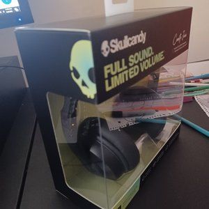 New in Box Skullcandy in black
